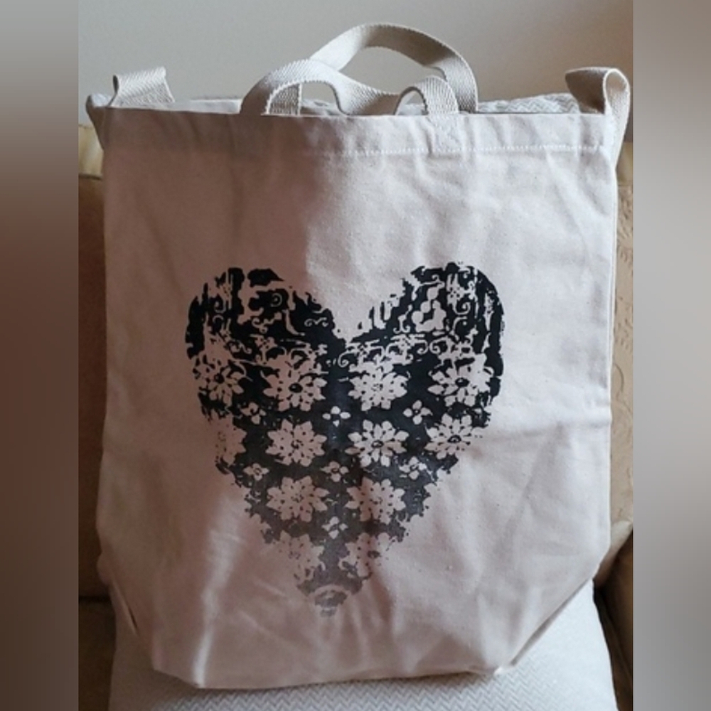 Free People Going Places Graphic Heart Canvas Tote NWOT - Picture 4 of 15